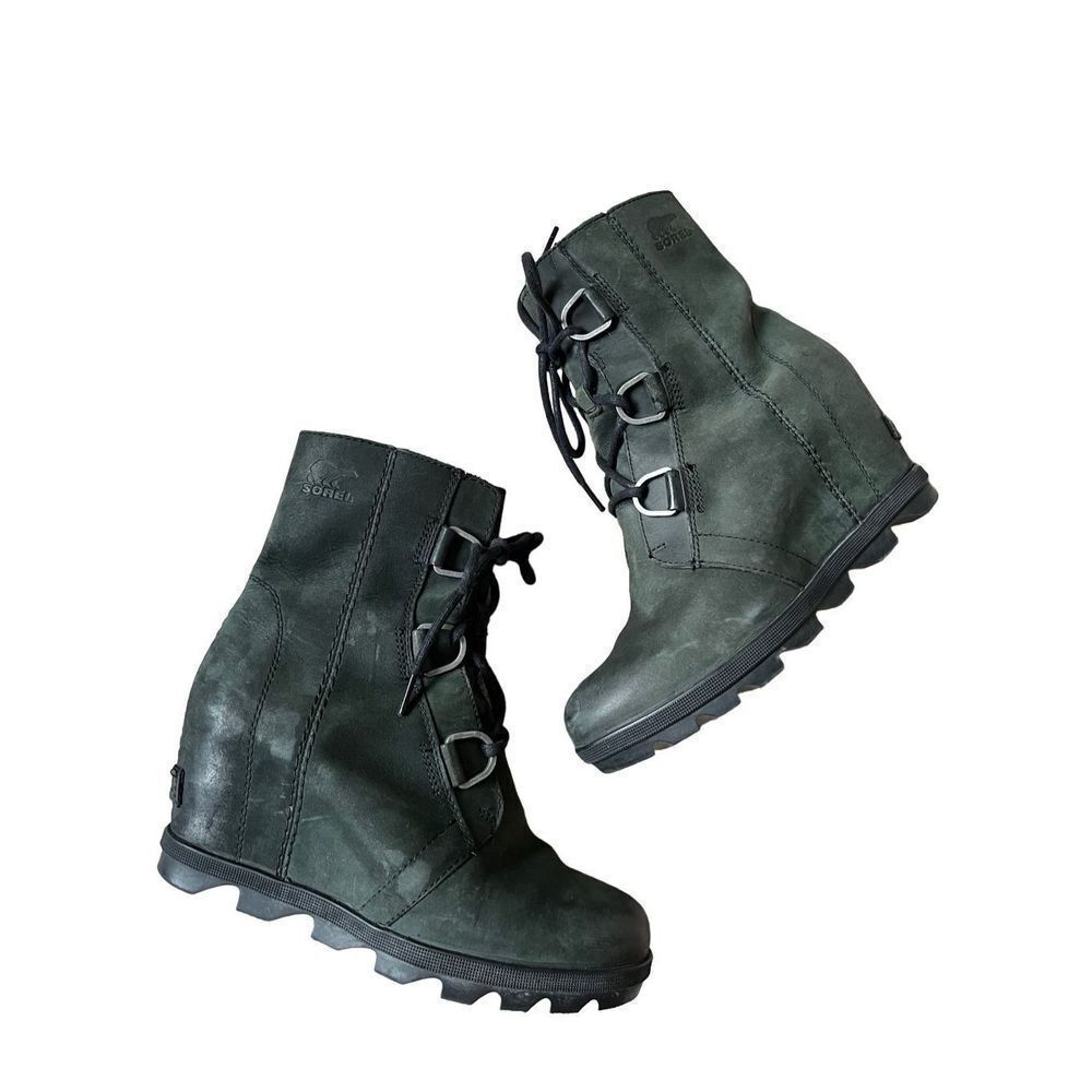Sorel Joan of Arctic Wedge II Boots size 7.5 Green